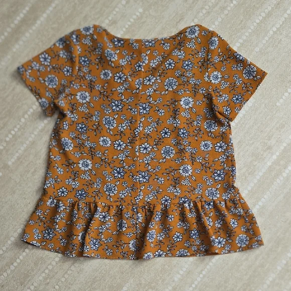 Mimi & Daphne Peplum Top - Picture 3 of 4